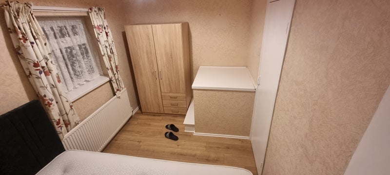 Room Boggart Hill Gardens in Leeds