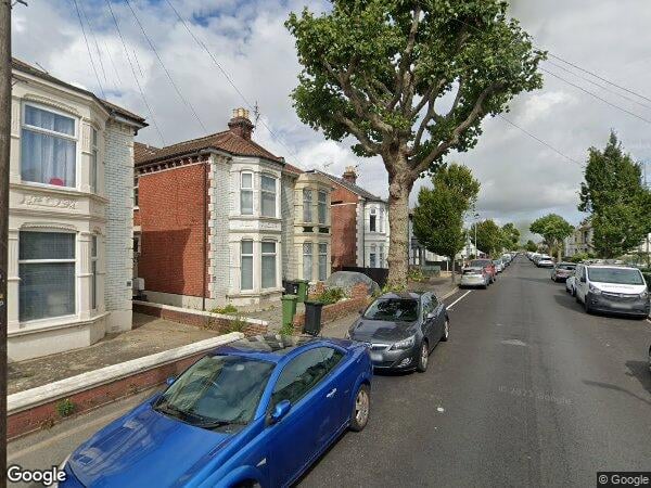 Flat Laburnum Grove in Portsmouth