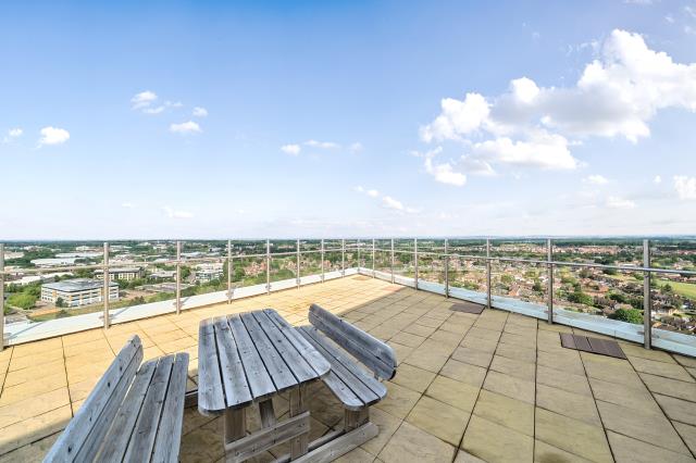 Flat Bond Way in Bracknell