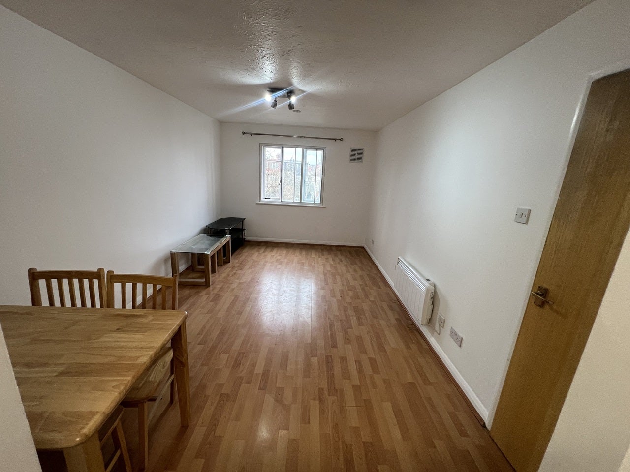Flat Lampton Road in Greater London
