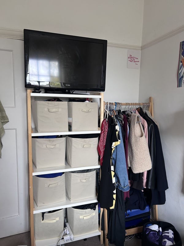 Room Pitshanger Lane in Greater London