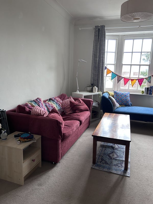 Room Pitshanger Lane in Greater London