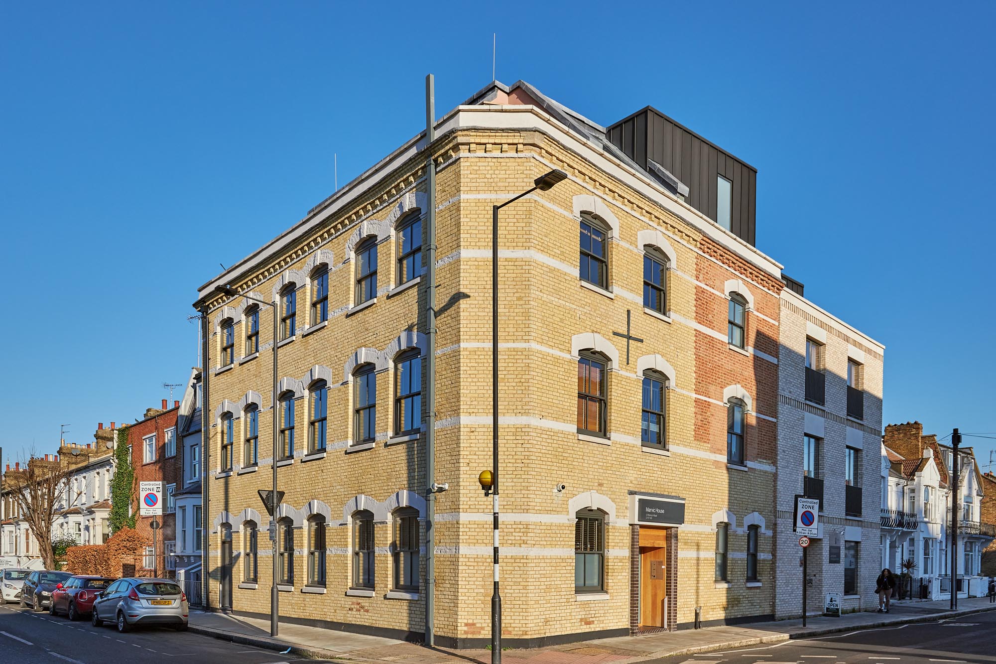 Flat Goaters Alley in Greater London