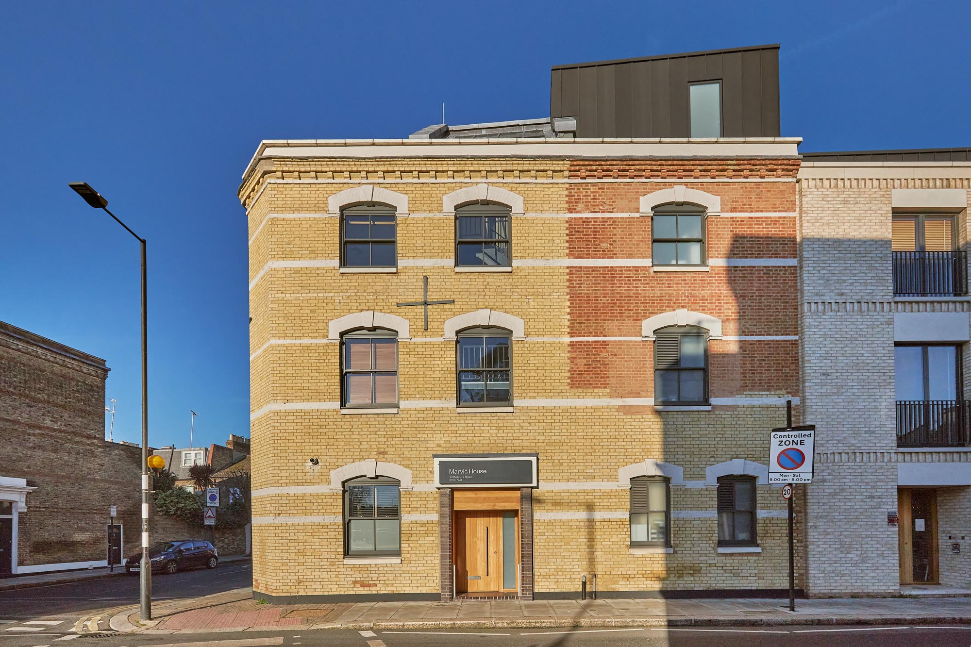 Flat Goaters Alley in Greater London