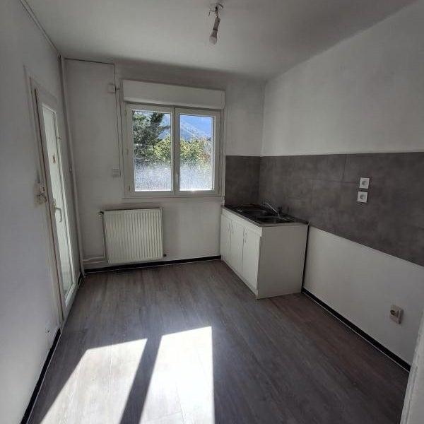 Appartement Rue du Charmant Som à Saint-Égrève