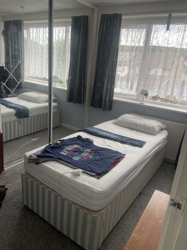 Room Fenshurst Gardens in Long Ashton