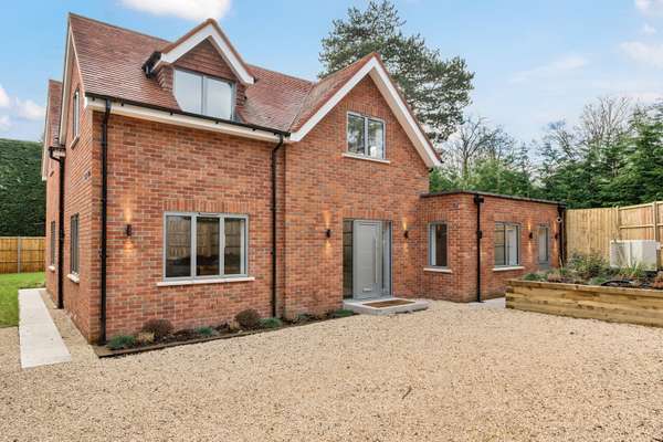 House Brockenhurst Road in South Ascot