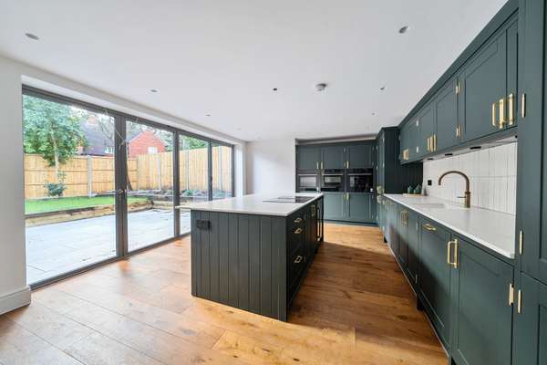 House Brockenhurst Road in South Ascot