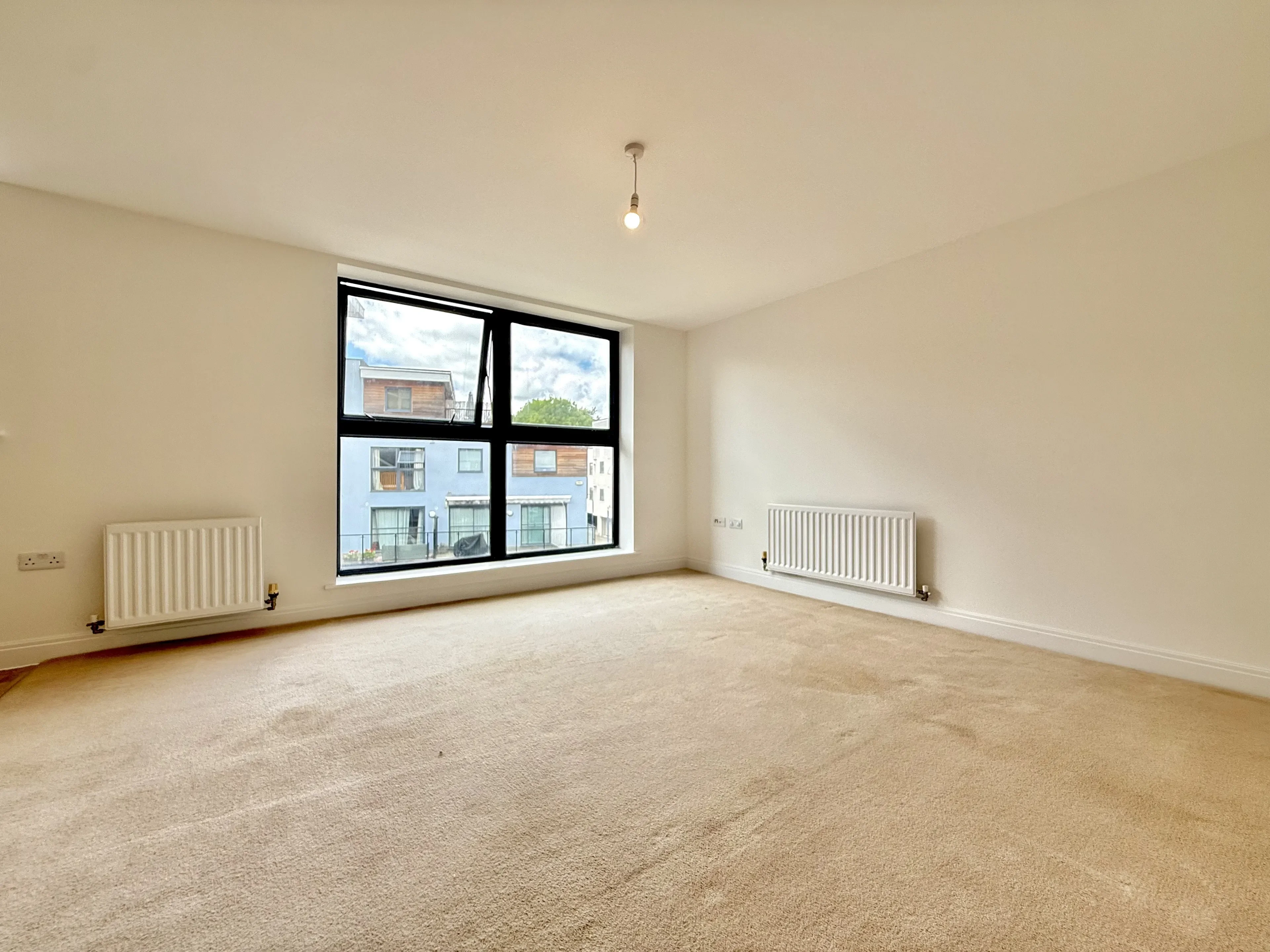 Flat Clifford Way in Maidstone