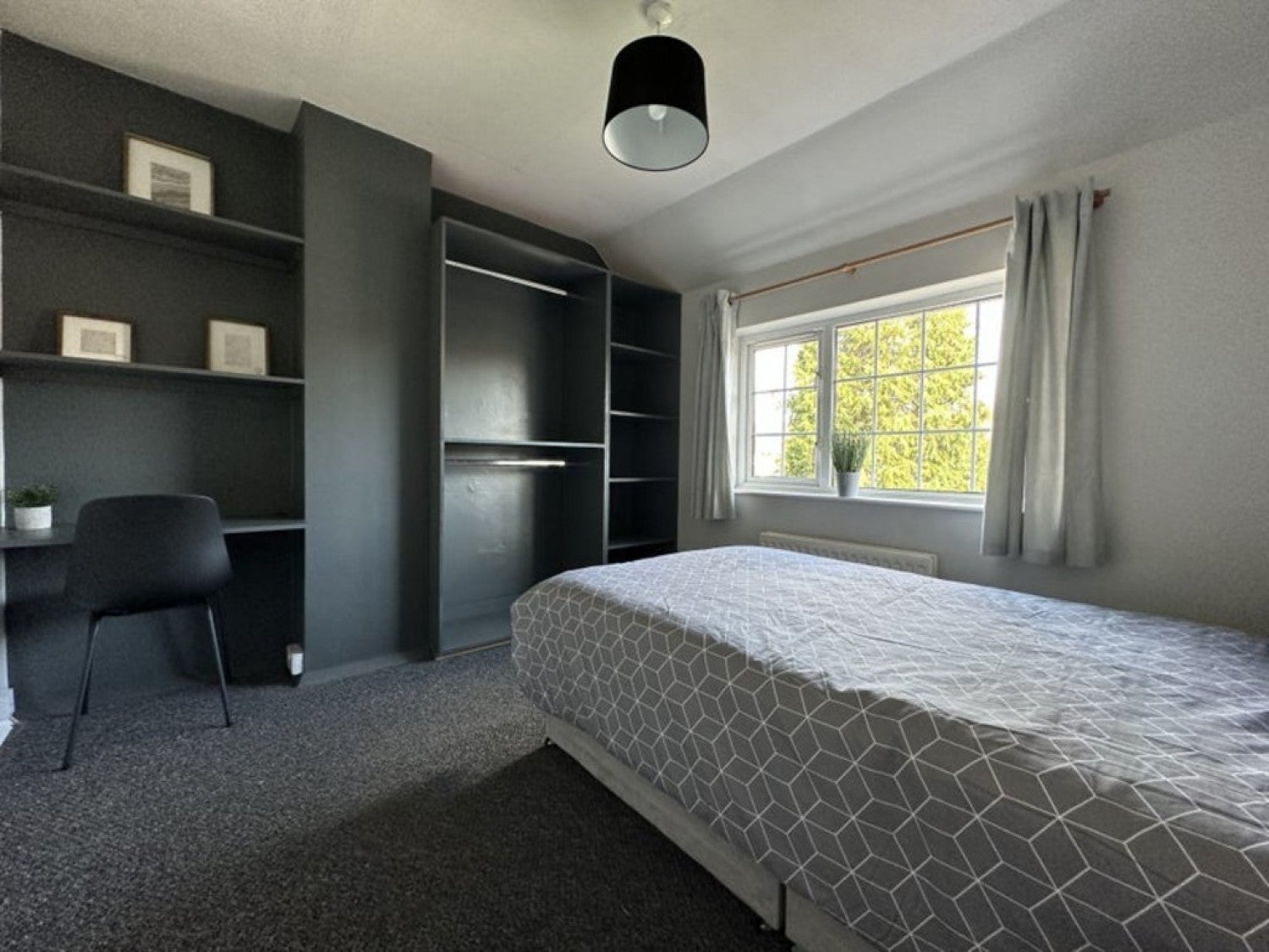 Room Comer Road in Worcester