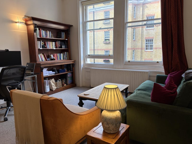 Room Ridgmount Gardens in Greater London