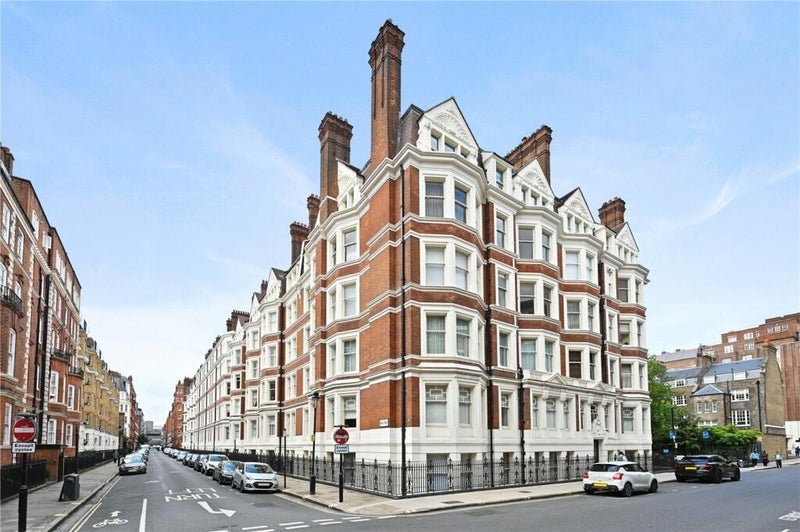 Room Ridgmount Gardens in Greater London