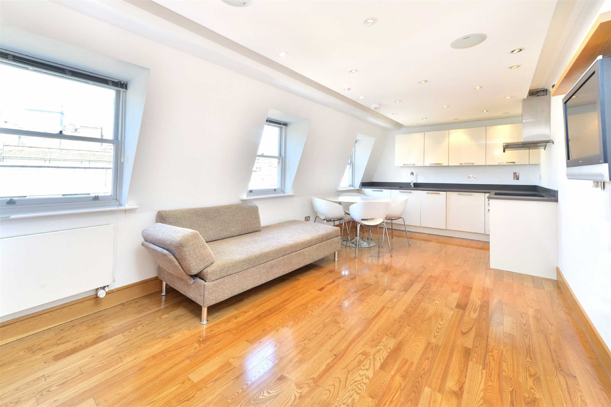 Flat Bloomsbury Square in Greater London