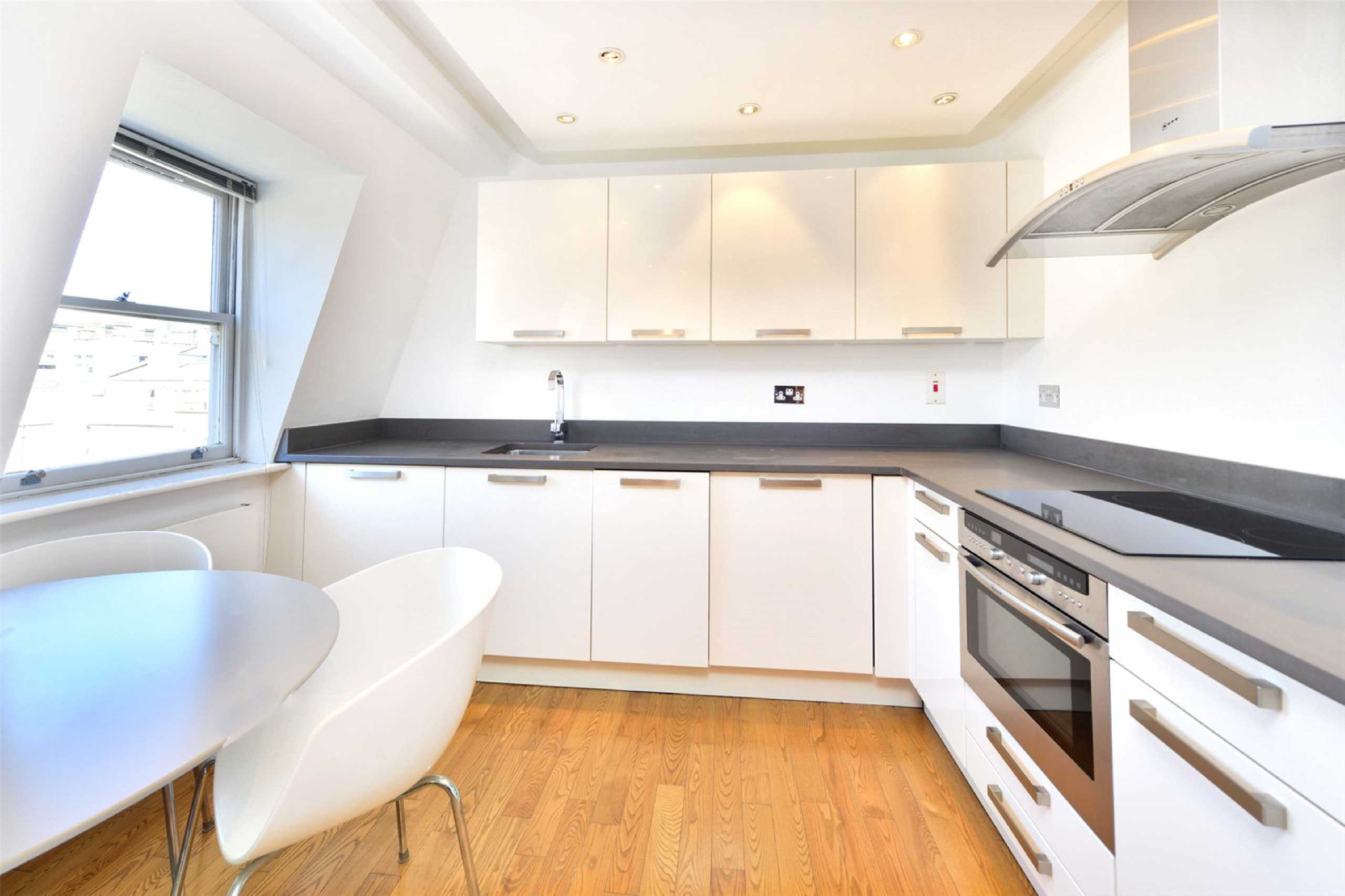 Flat Bloomsbury Square in Greater London