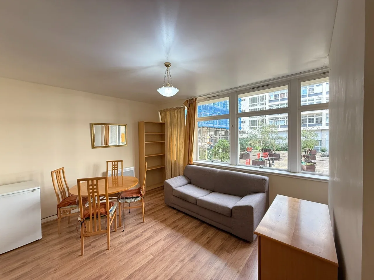 Flat Newington Causeway in Greater London