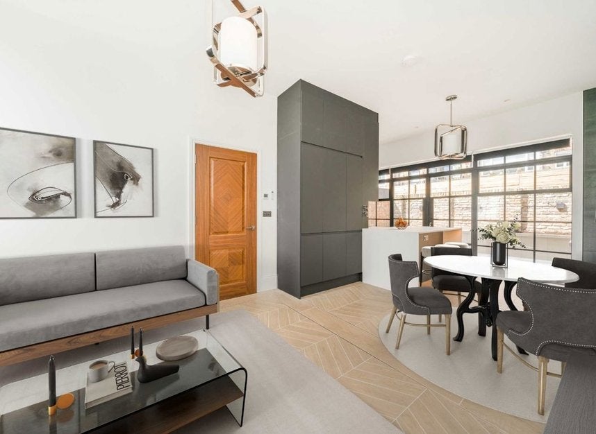 House Grove Mews in Greater London