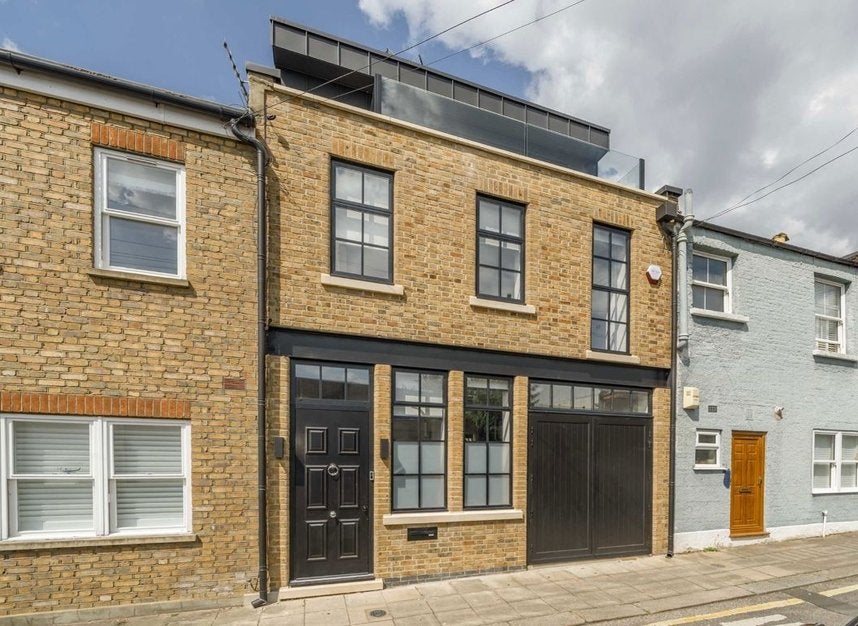 House Grove Mews in Greater London