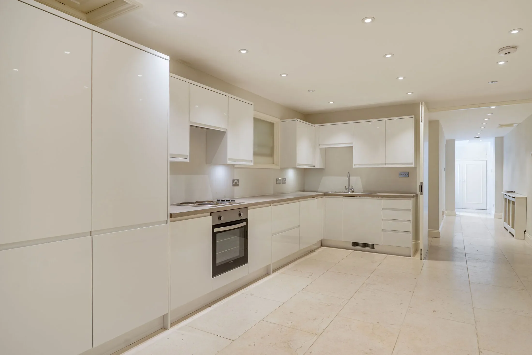 Flat Sloane Gardens in Greater London
