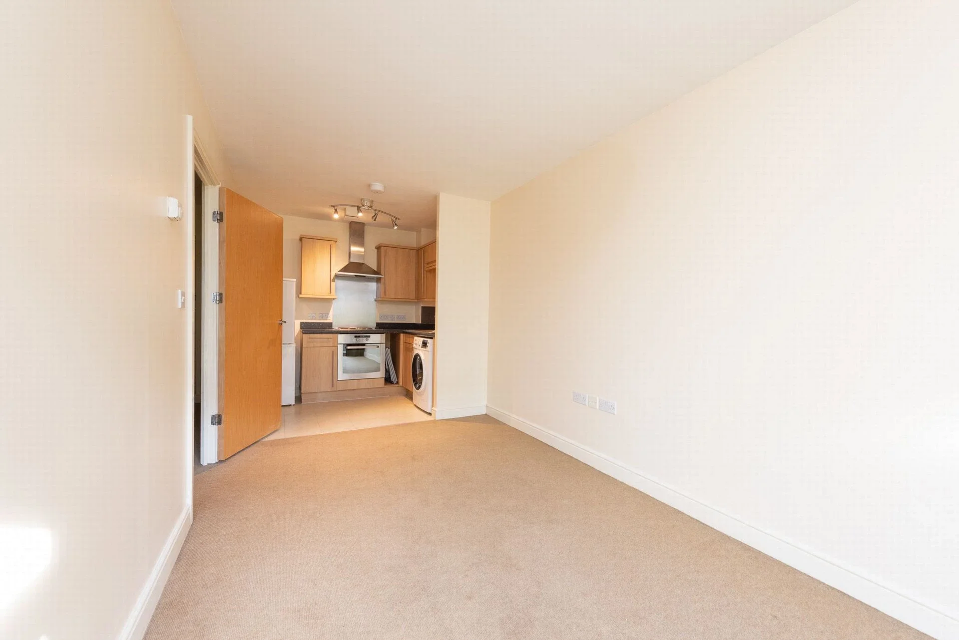 Flat Coombe Way in Rushmoor