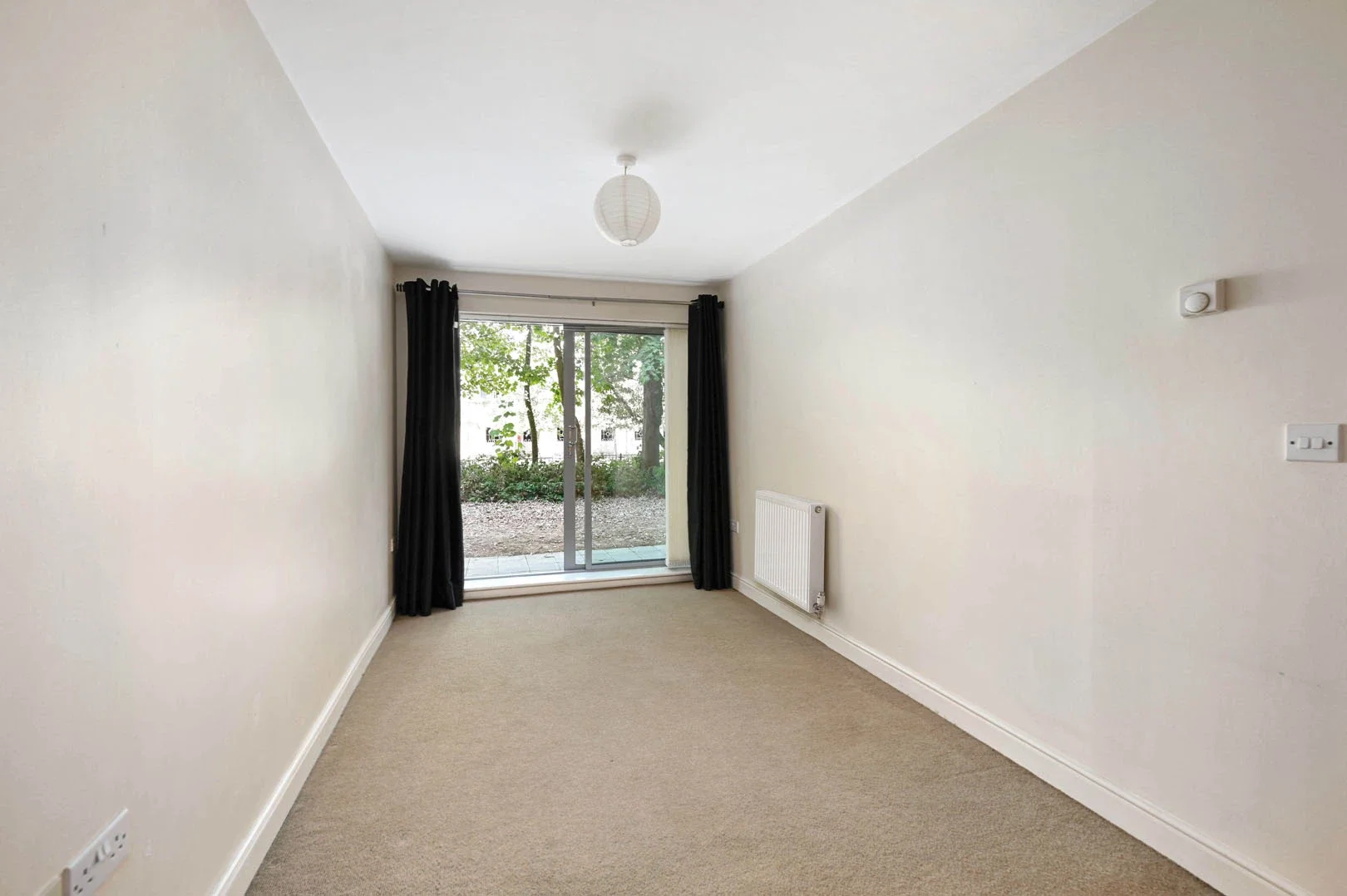Flat Coombe Way in Rushmoor