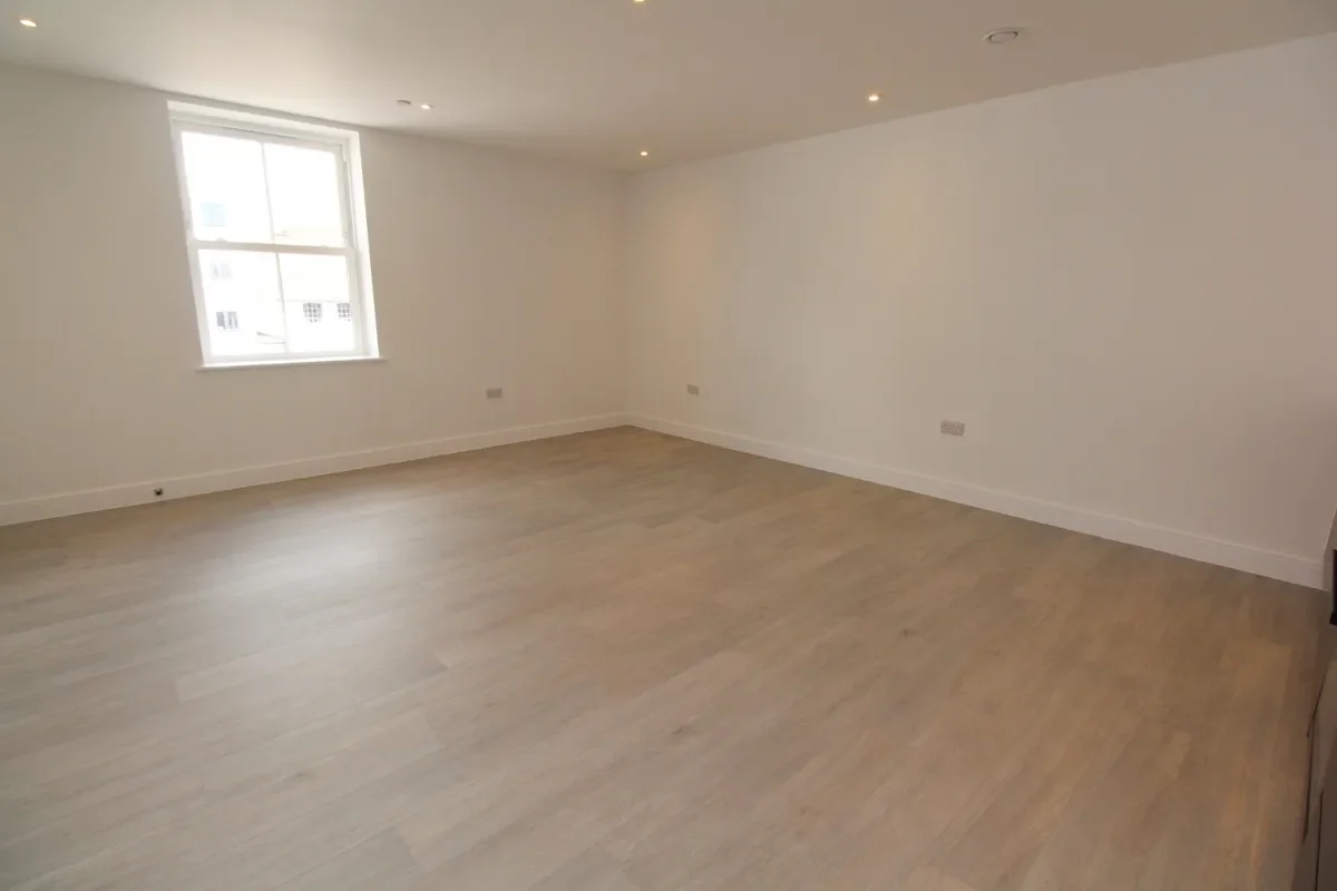 Flat Westons Lane in Poole