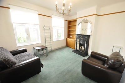 Flat Stratheden Parade in London