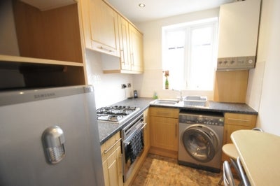 Flat Stratheden Parade in London