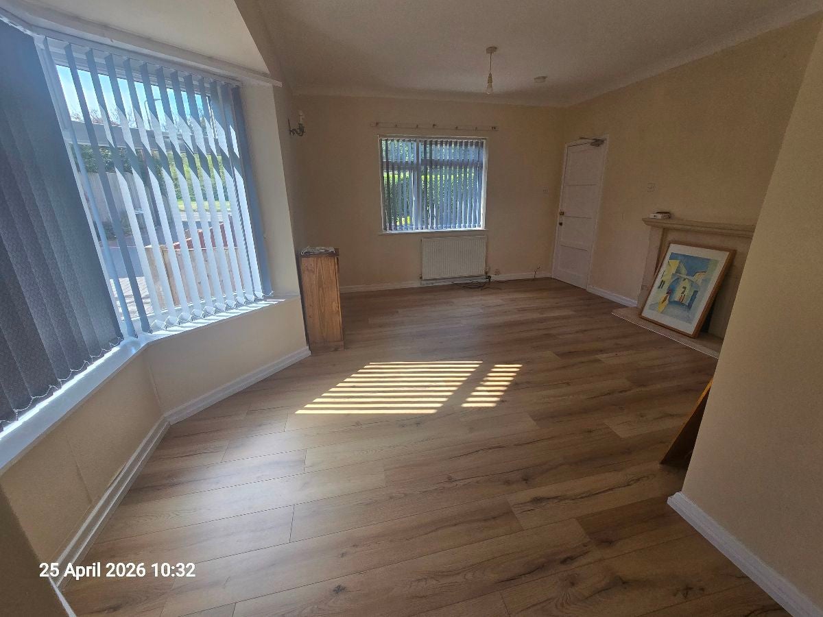 Room Brent Knowle Gardens in Leicester