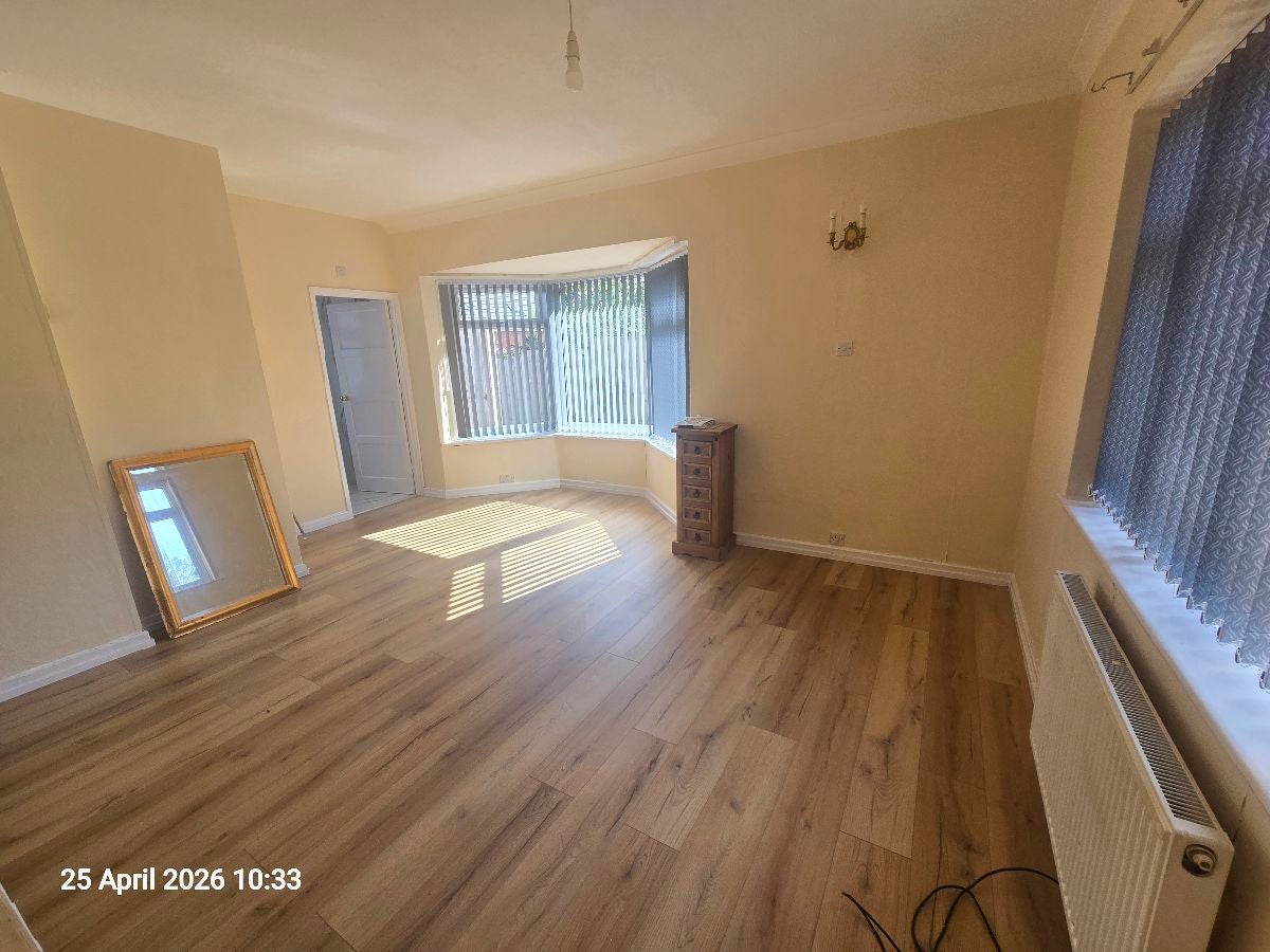 Room Brent Knowle Gardens in Leicester