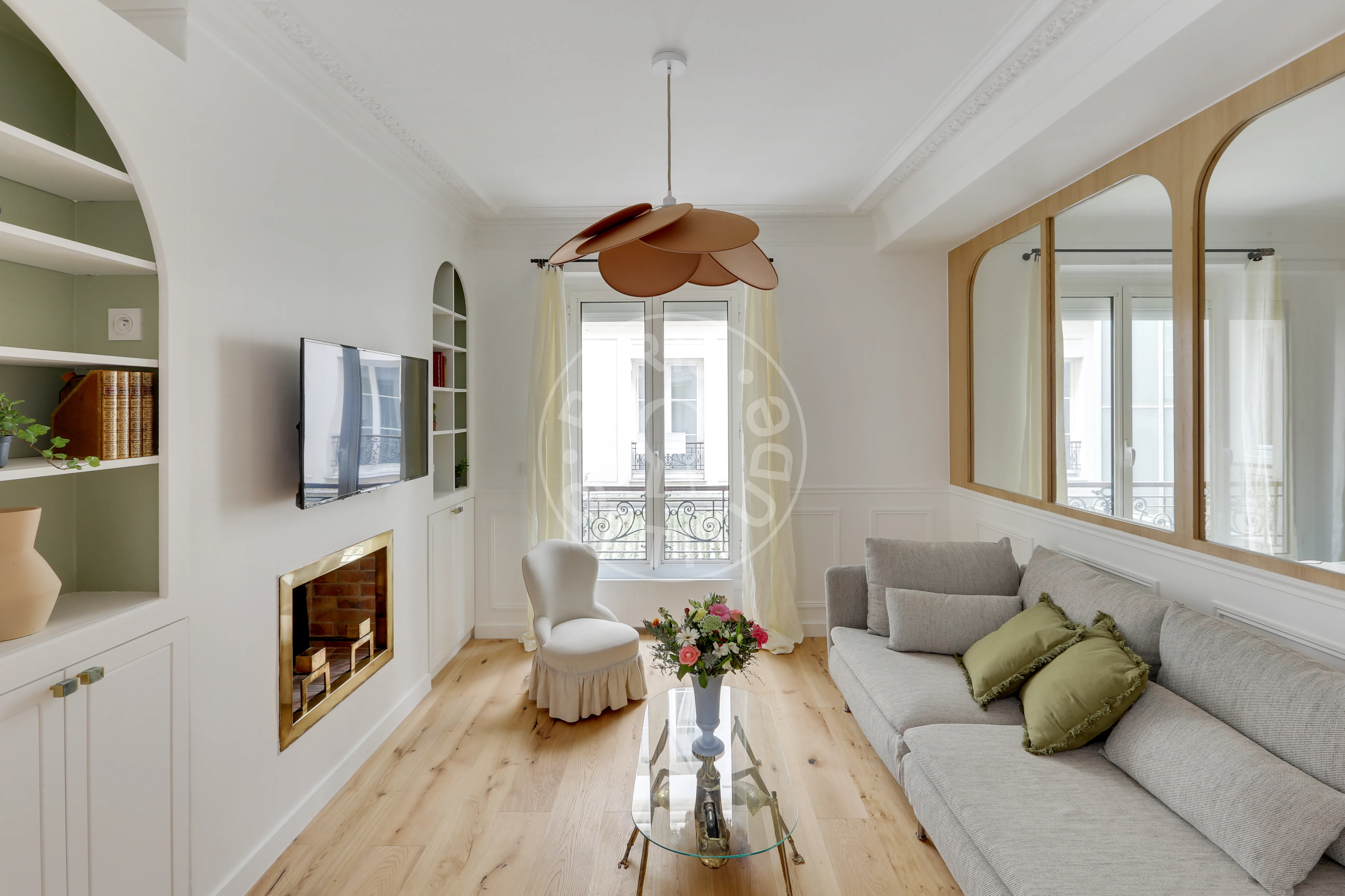 Flat Rue Ruhmkorff in Paris