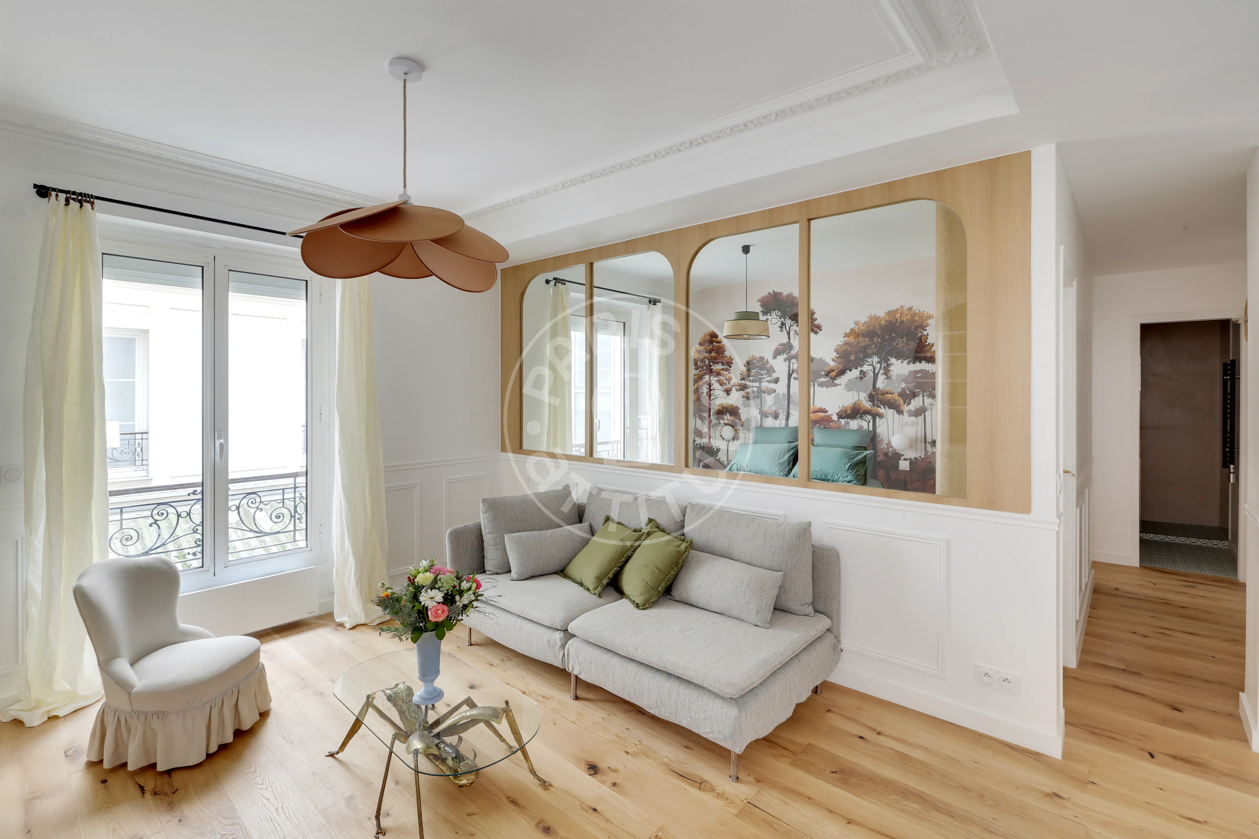 Flat Rue Ruhmkorff in Paris