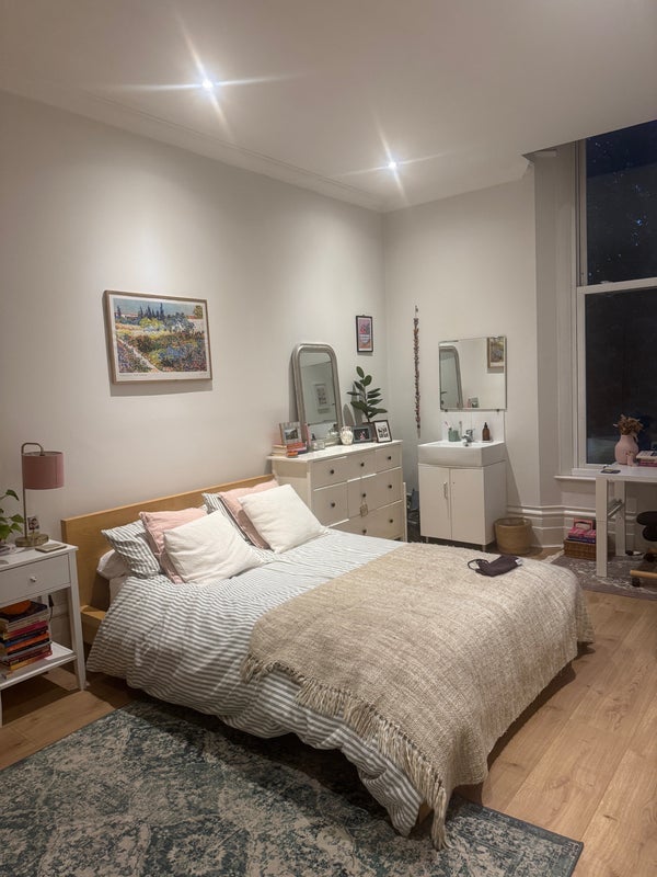 Room Carlton Drive in Greater London