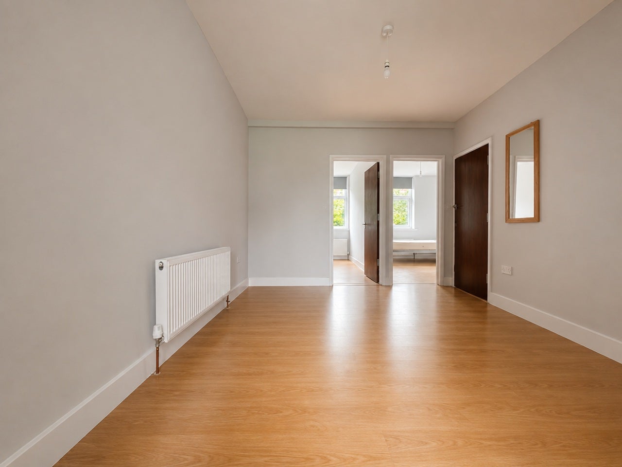 Flat Horsenden Lane North in Greater London