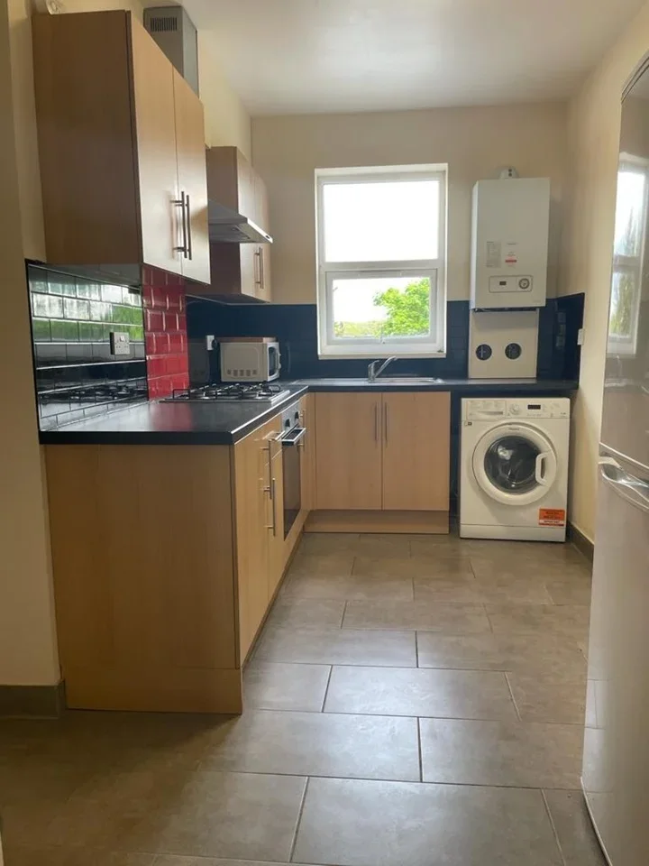 Flat Horsenden Lane North in Greater London