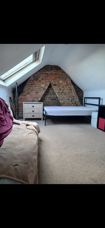 Flat Oakmead Road in Greater London