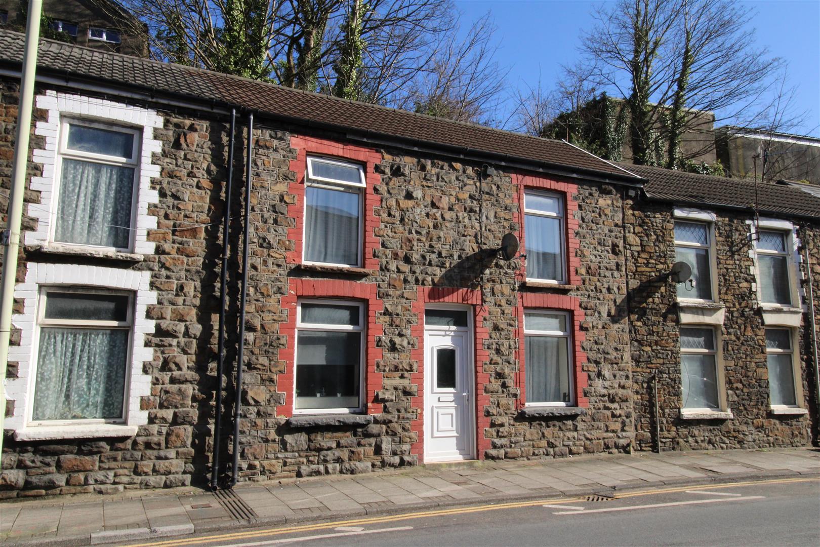 Flat North Road in Porth