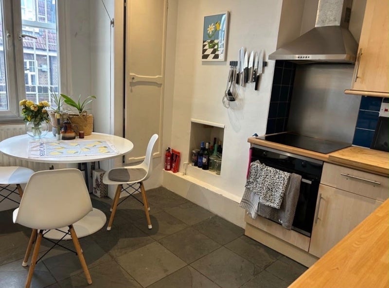 Room Well Street in Greater London