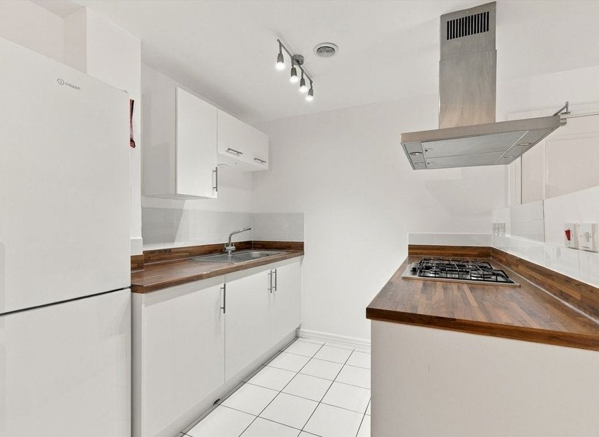 Flat Annabel Close in Greater London