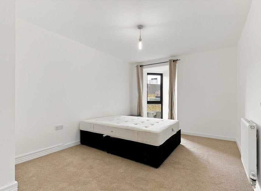 Flat Annabel Close in Greater London