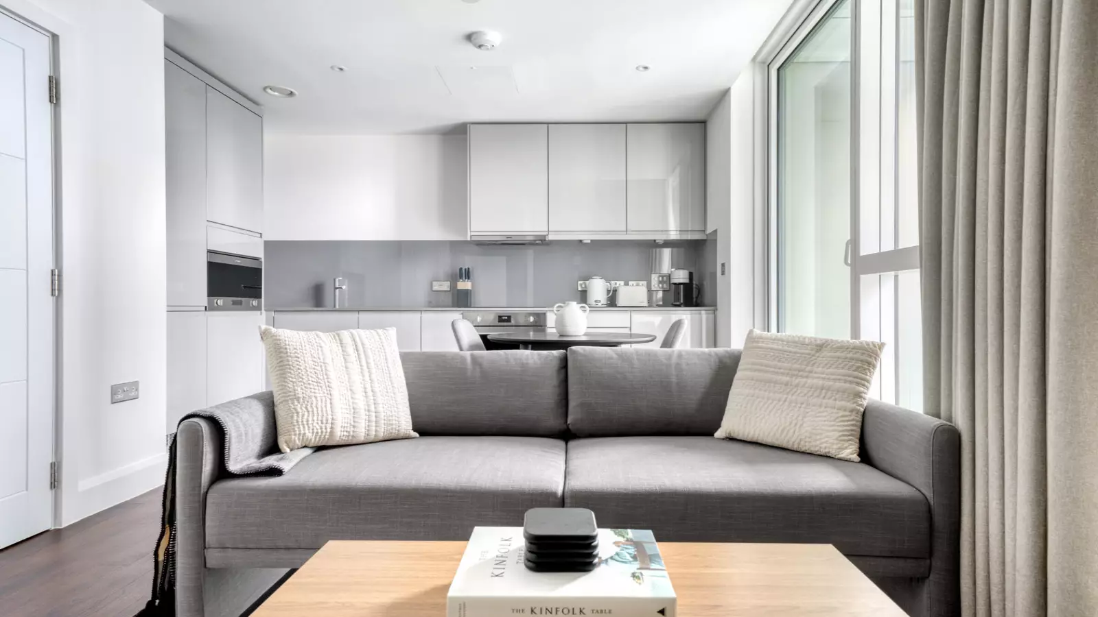 Flat Dockyard Lane in Greater London