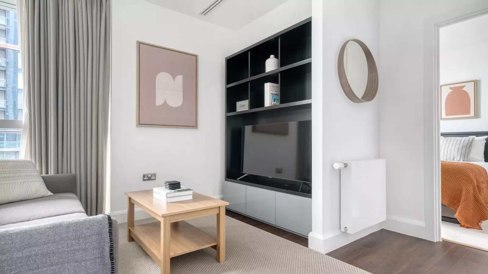 Flat Dockyard Lane in Greater London