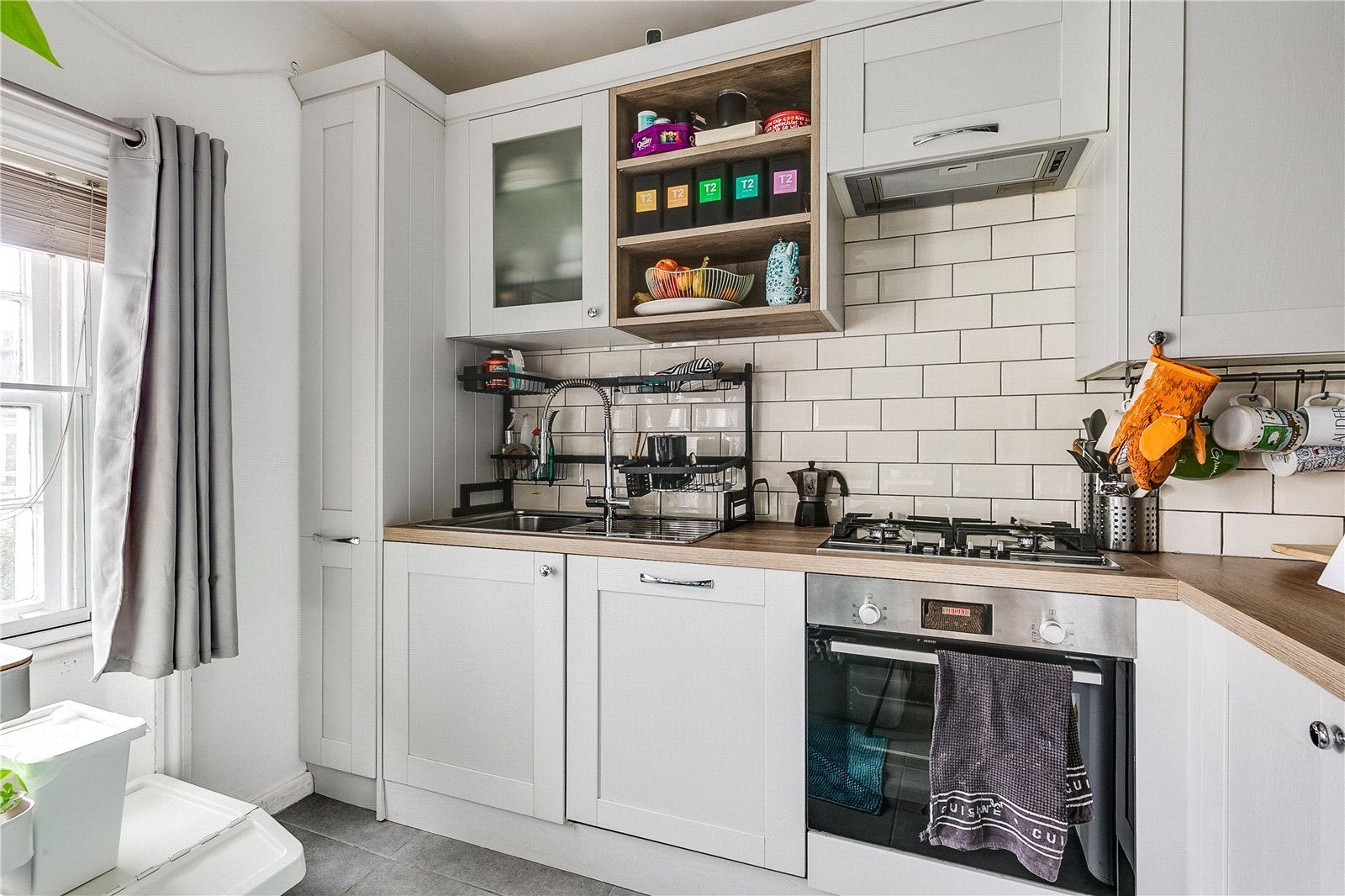 Flat Brondesbury Villas in Greater London