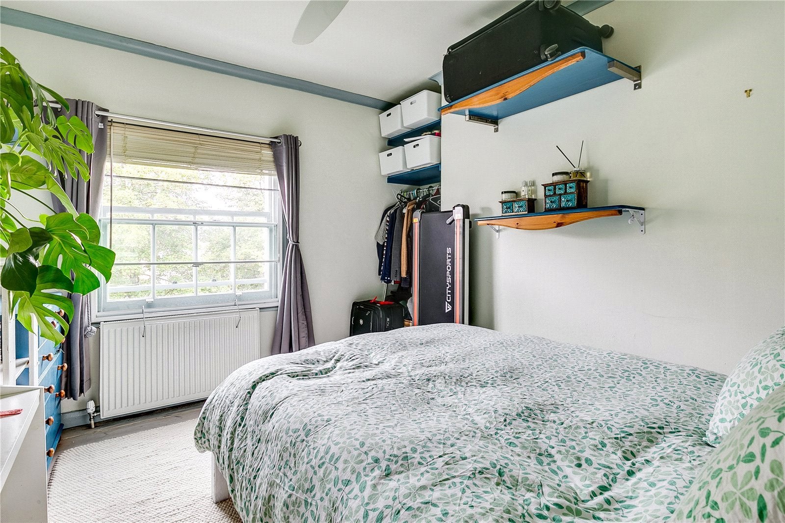 Flat Brondesbury Villas in Greater London