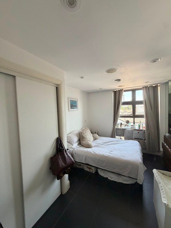 Room Magdalen Road in Greater London