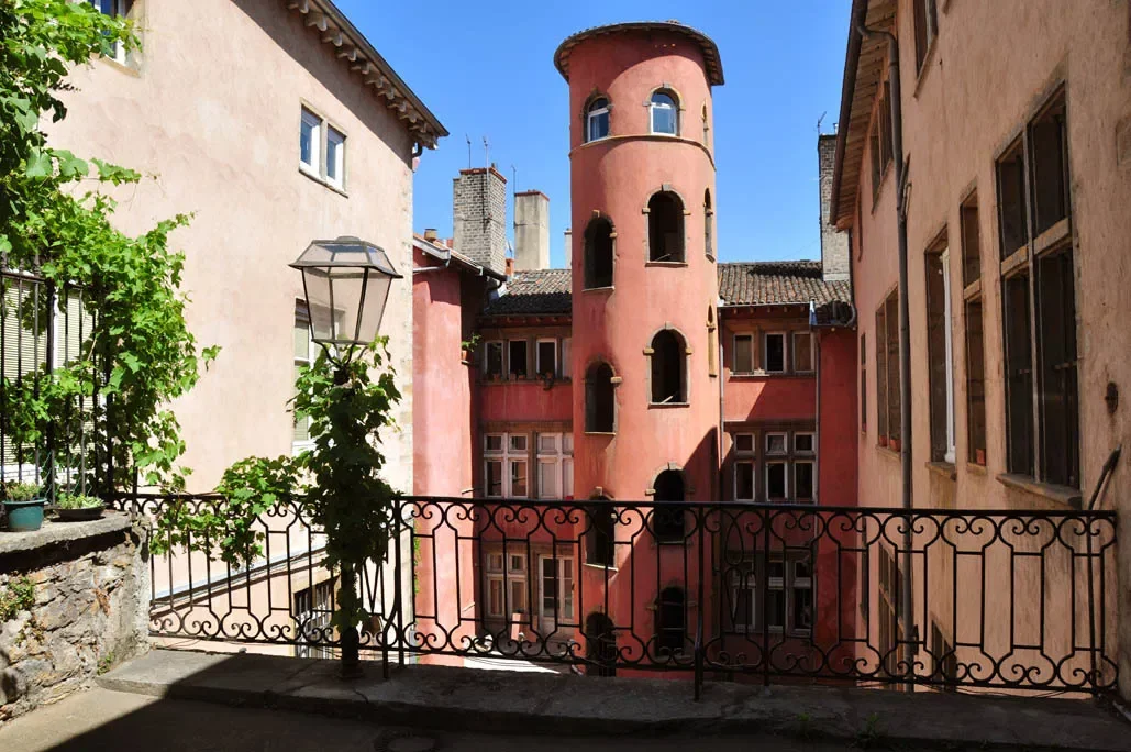 Flat Place du Petit Collège in Lyon