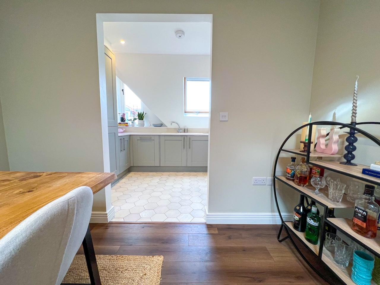 Flat Walton Road in Elmbridge