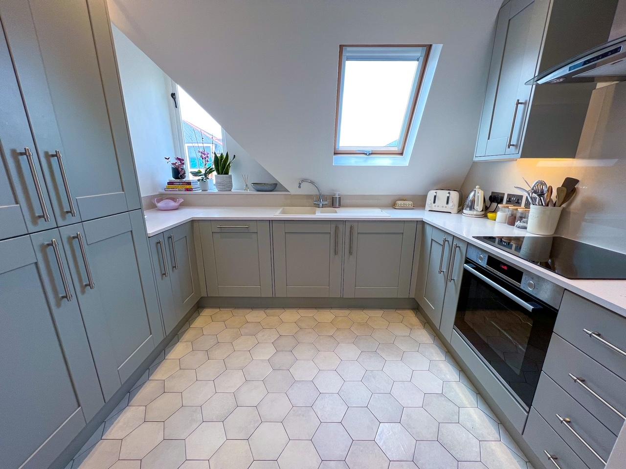 Flat Walton Road in Elmbridge