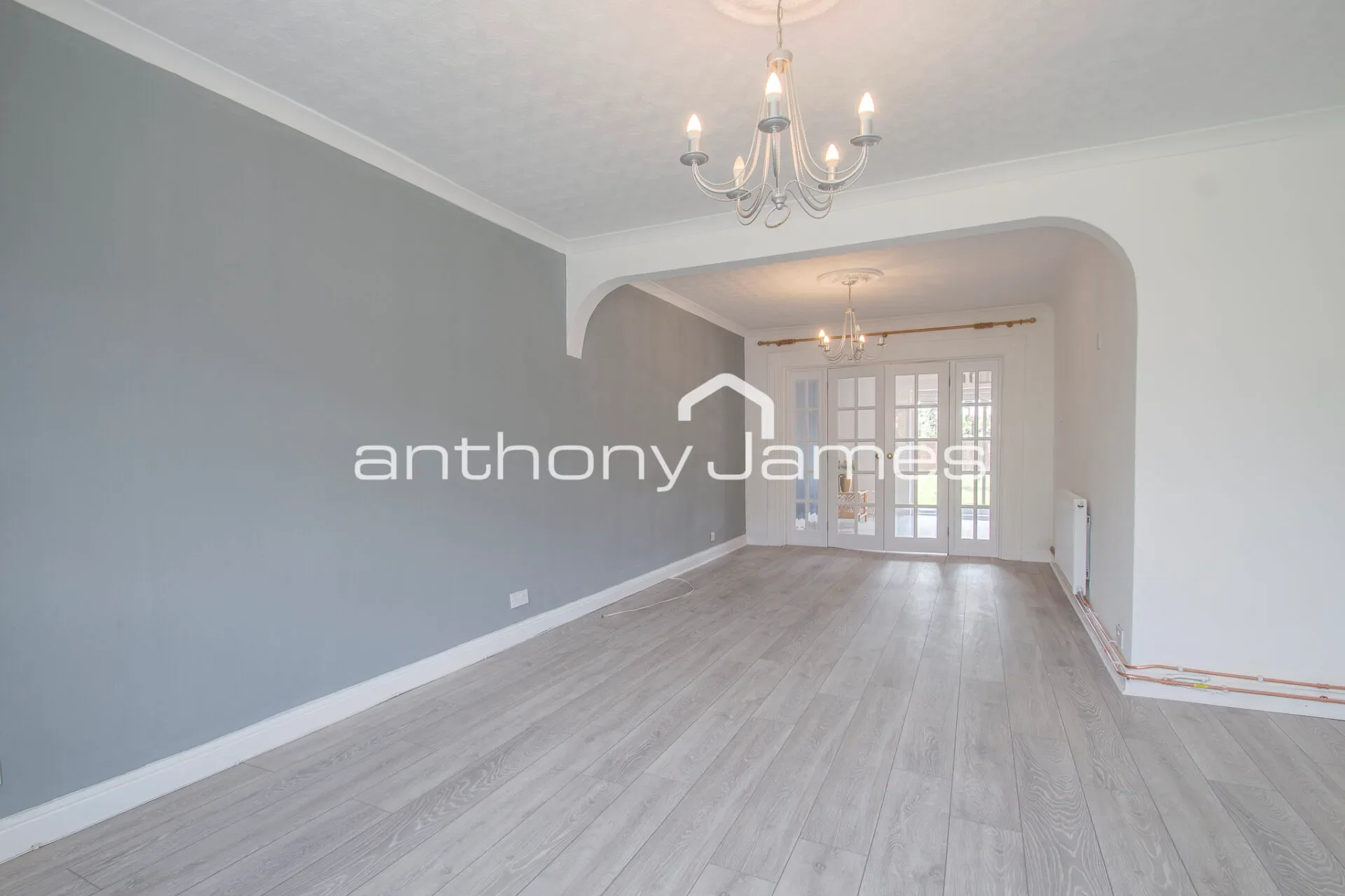 House Dovedale Close in Greater London