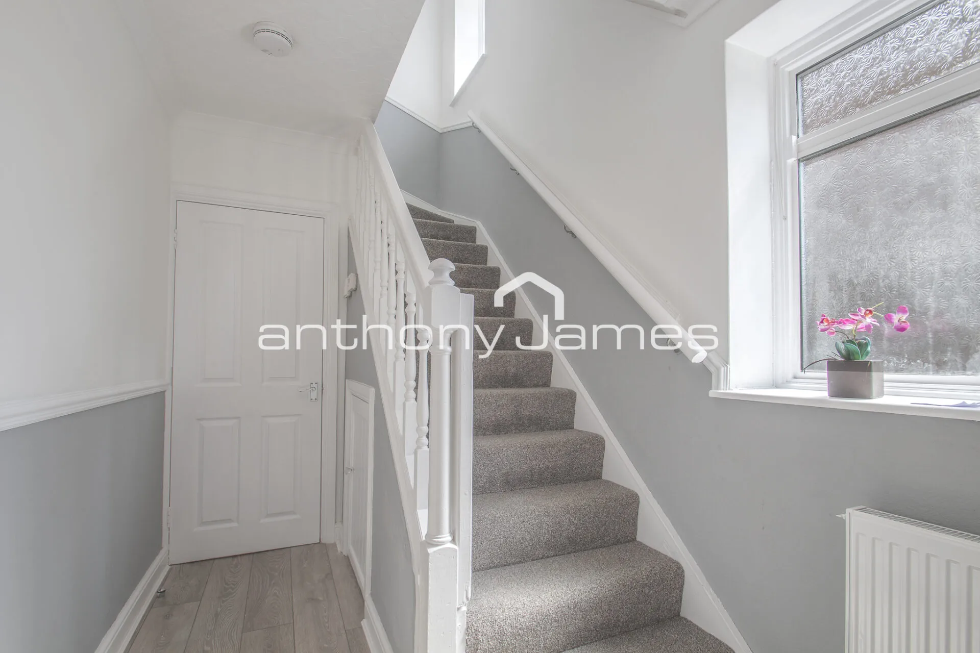 House Dovedale Close in Greater London