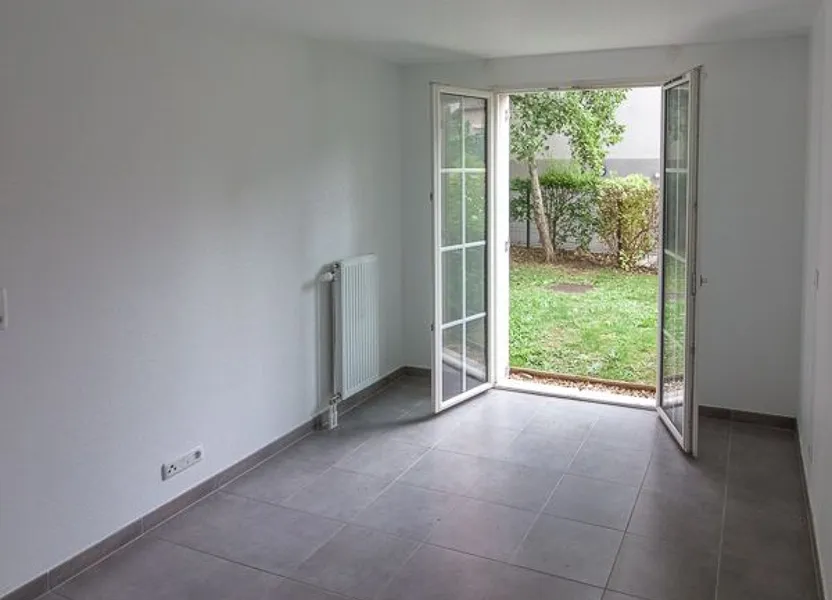 Flat Rue Aristide Briand in Osny